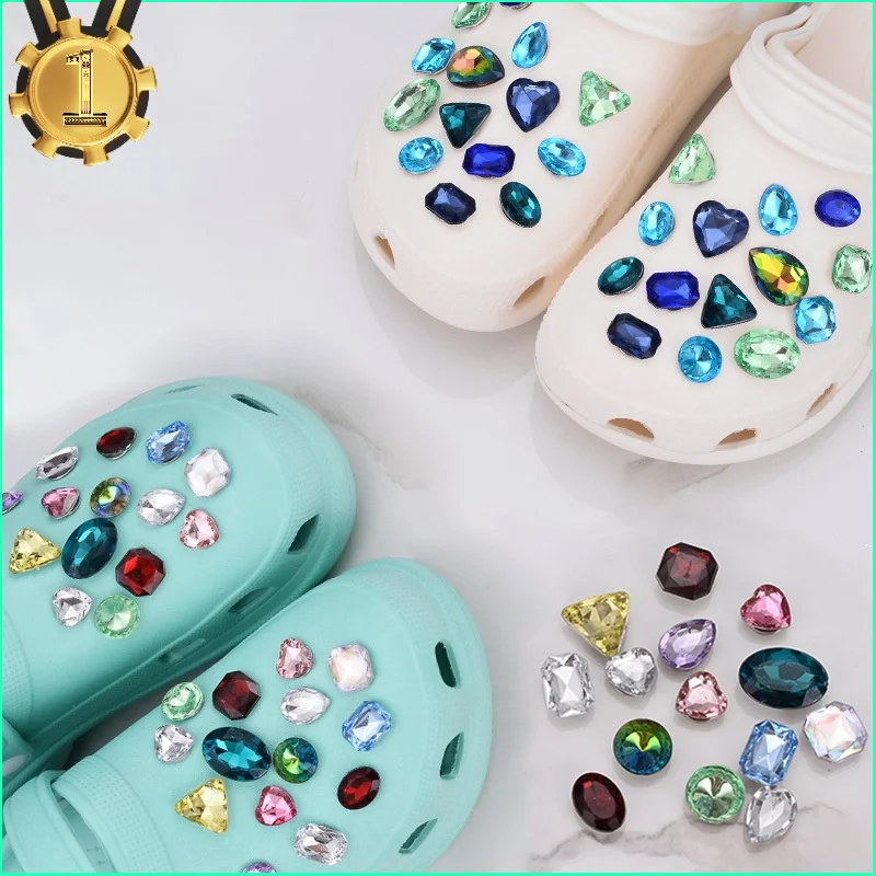 

New Trendy Rhinestone Croc Charms Designer DIY Pearl Chains Shoes Party Decaration Jibb for Croc Clogs Kids Women Girls Gifts