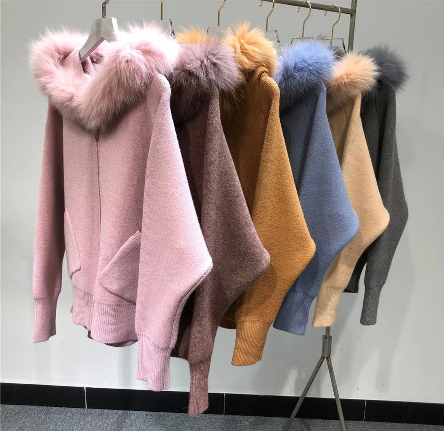 Весенне осенний свитер с капюшоном и воротником из натурального кроличьего меха