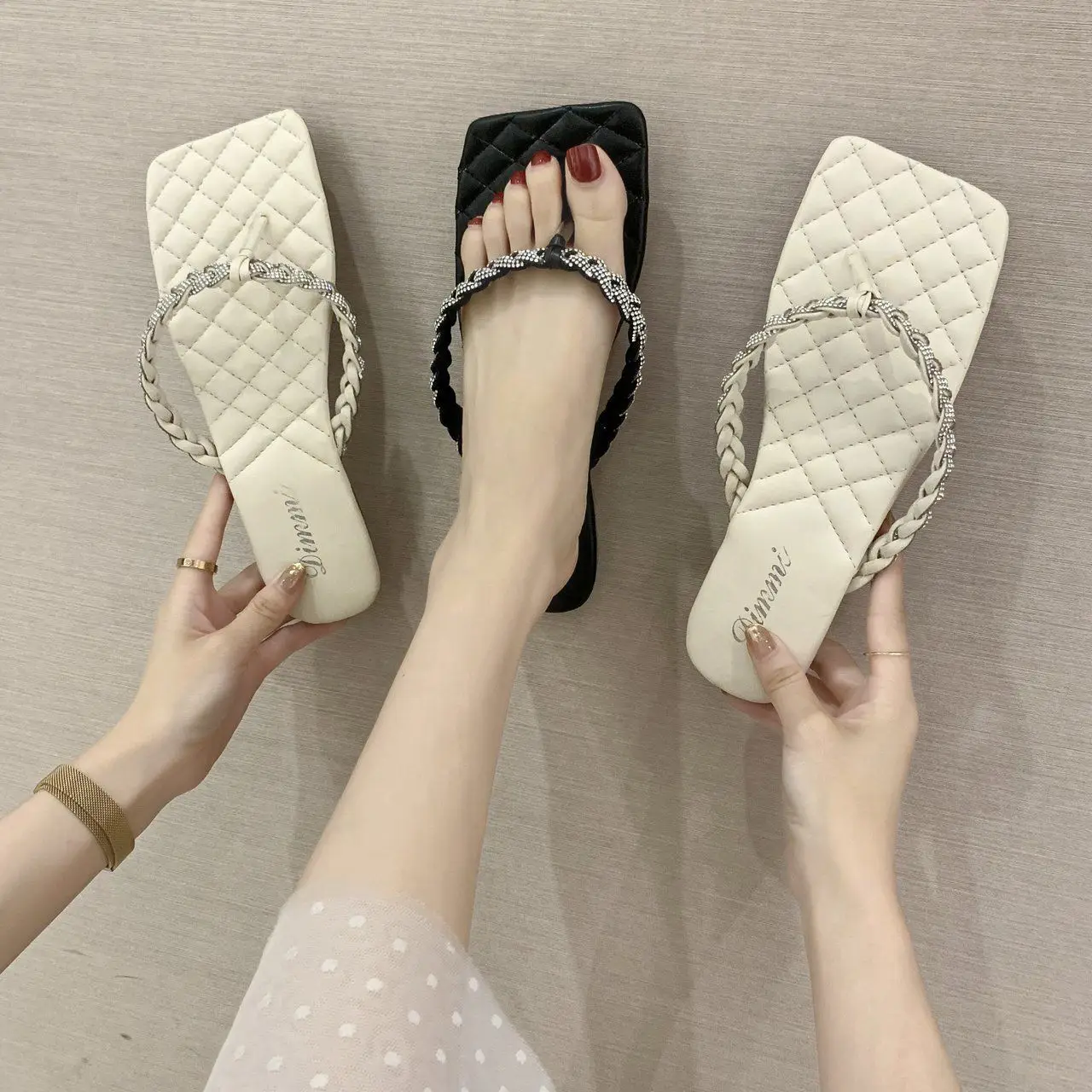 

Summer Women Slippers Woman Rhinestone Flats Girls Princess Slides Ladies Outside Shoes Female Brand Slides Zapatos De Mujer New