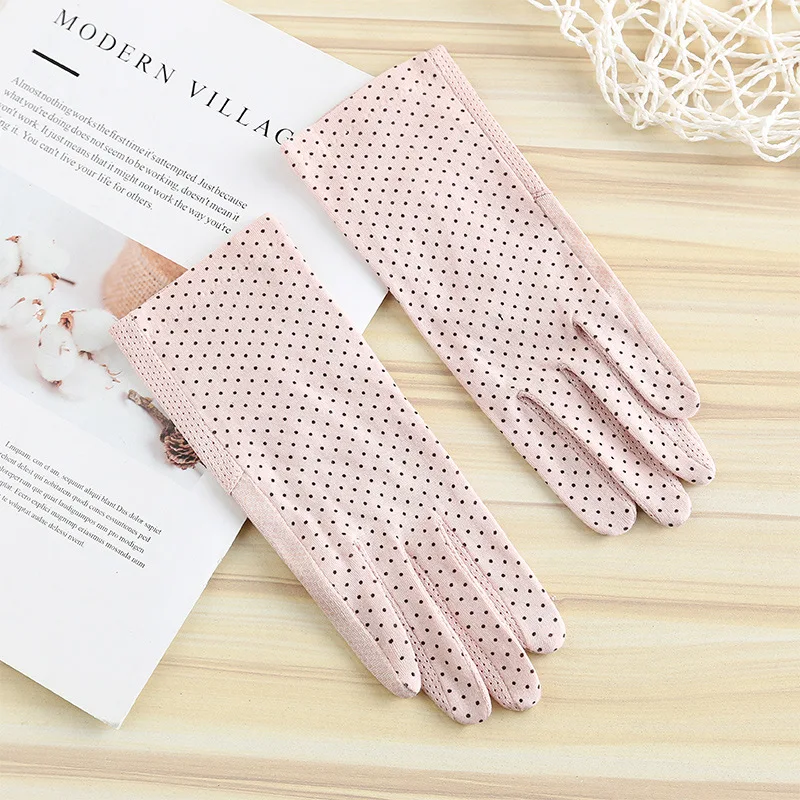 Summer Sunscreen Touch Screen Gloves Women UV Protection Thin Breathable Soft Female Gloves Dot Print Driving Ice Silk Gloves
Summer Sunscreen Touch Screen Gloves Women UV Protection Thin Breathable Soft Female Gloves Dot Print Driving Ice Silk Gloves