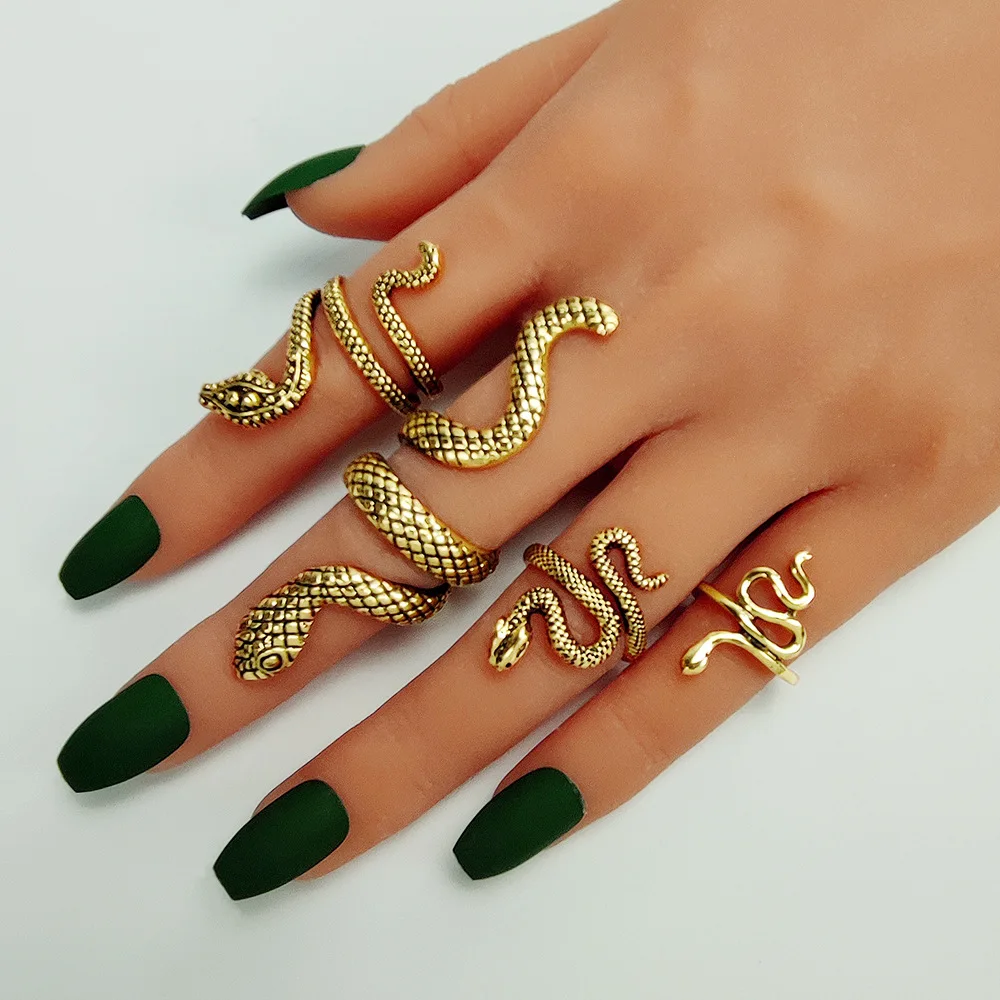 Кольцо на палец в виде змеи серебристого цвета | Украшения и аксессуары