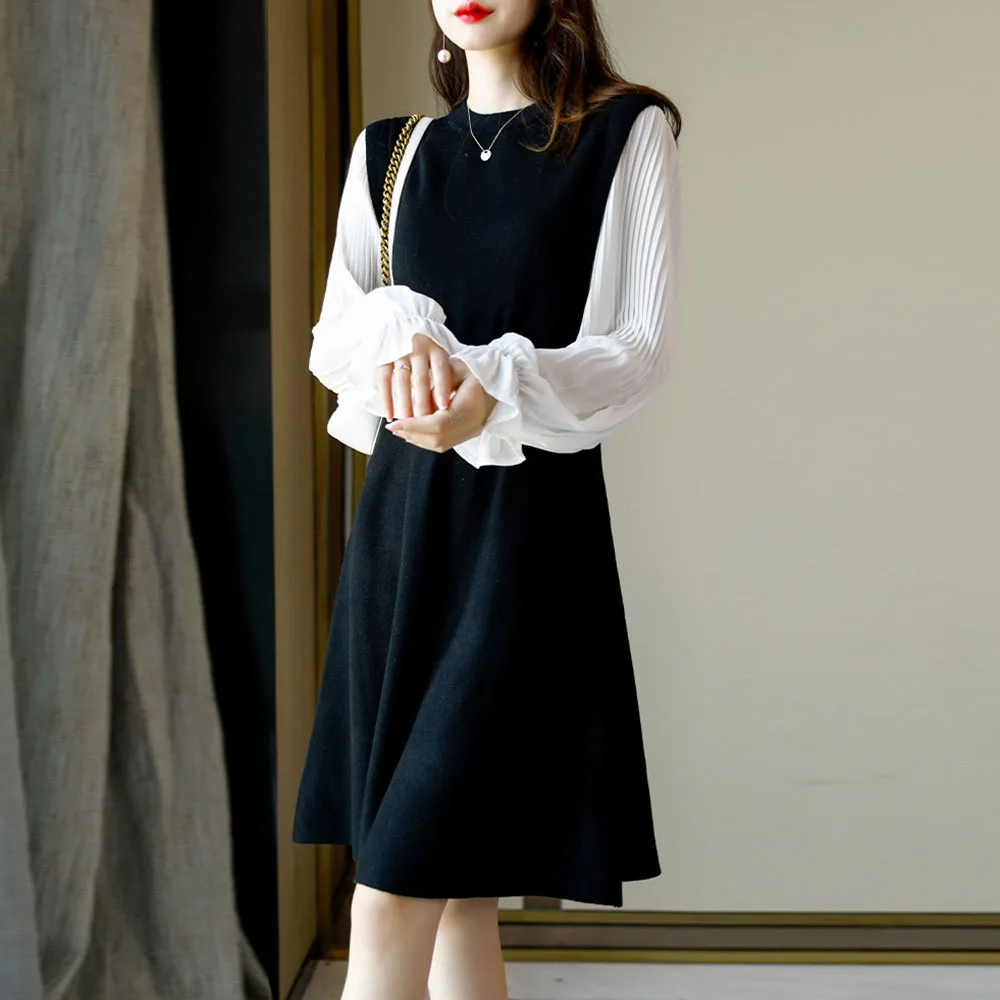 

Woman Dress 2021 Spring New Temperament All-match High Waist Slim Pullover Lantern Sleeve Stitching A-line Knitted Female Dress