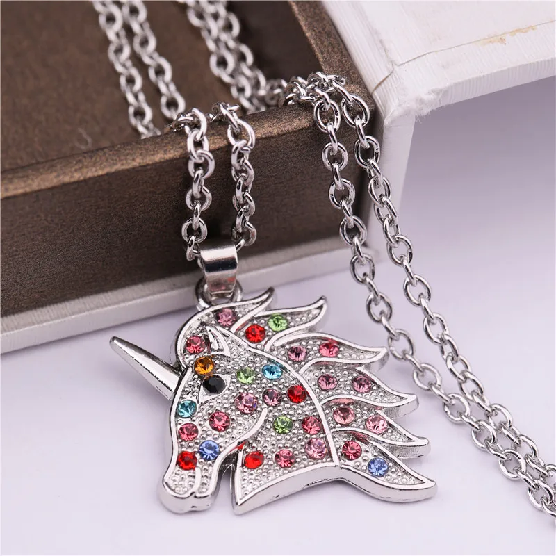 Dowapara Красочный Кристалл боевой конь ожерелье с кулоном в виде единорога свитер