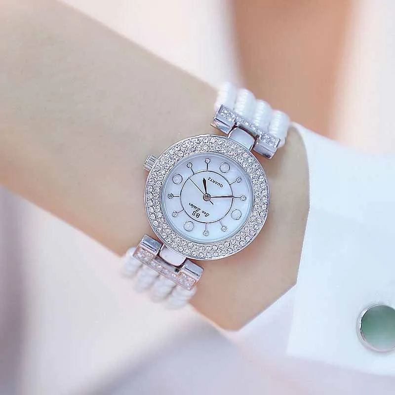 

ZEGAREK MESKI NEW ARRIVAL HIGH QUALITY DIAMOND WATCH FOUR ROWS OF PEARLS CHAIN LADIES WATCHES FASHION QUARTZ RELOJ HOMBRE