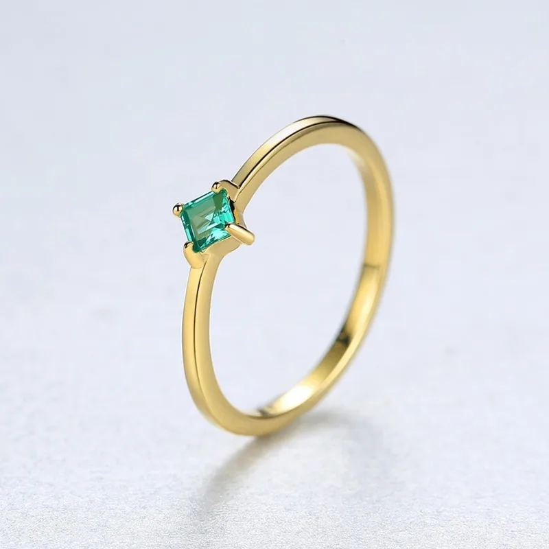 Женское кольцо из серебра 925 пробы с изумрудом|Кольца| |