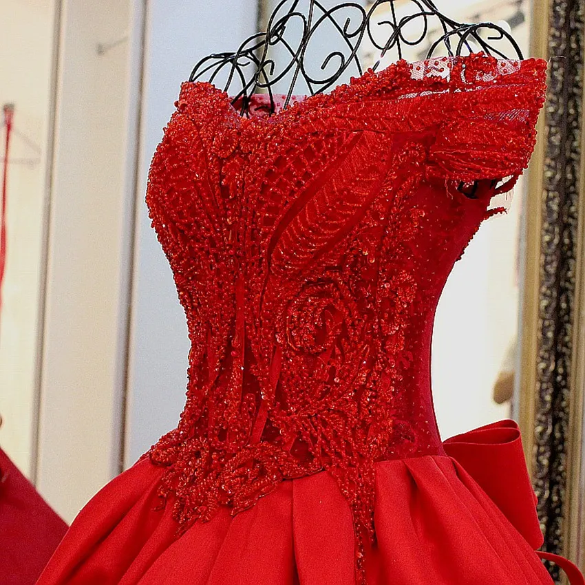 Red Vintage Puffy Ball Gowns V-neck Beaded Bow Saudi Arabic Prom Dresses Appliques Lace Up Formal Party Dress Robe De Soiree