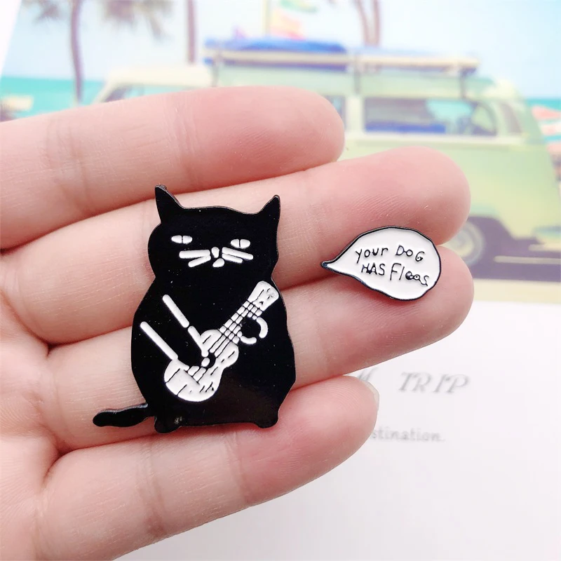 Эмалированная брошь в форме сердца с розовыми сердечками из мультфильма на заказ