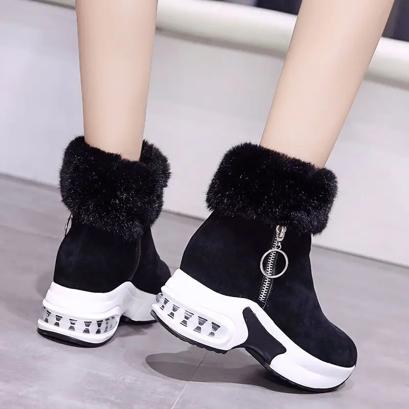 Женские зимние ботинки на платформе
