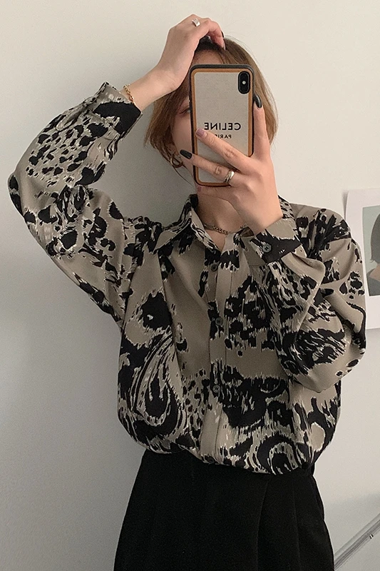 

Korean Style Summer Women Chic Elegance Lightweight Office Lady Shirts Vintage Casual Loose Chiffon Leopard Print Button Blouses