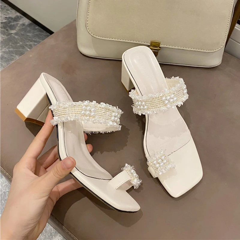 Летние роскошные женские Вьетнамки с жемчугом Цвет белый черный в римском стиле