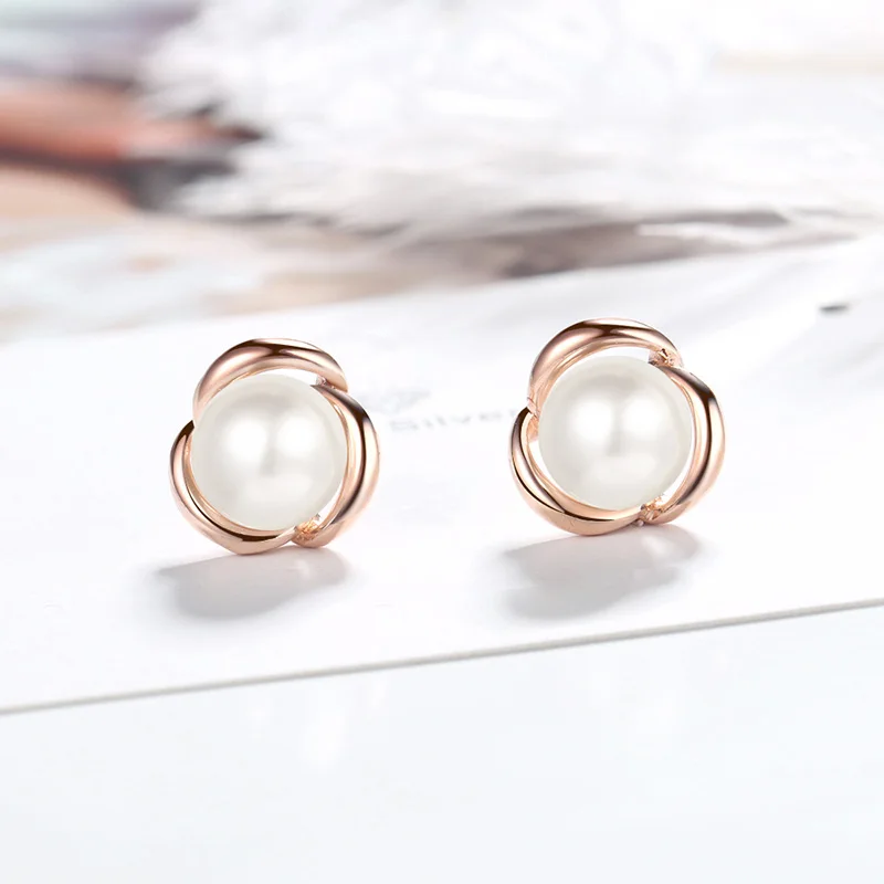 

Simple Style Elegant Pearl Stud Earrings Minimal Tiny Flower Romantic Rose Gold Charming Female Earring Piercing Accessories