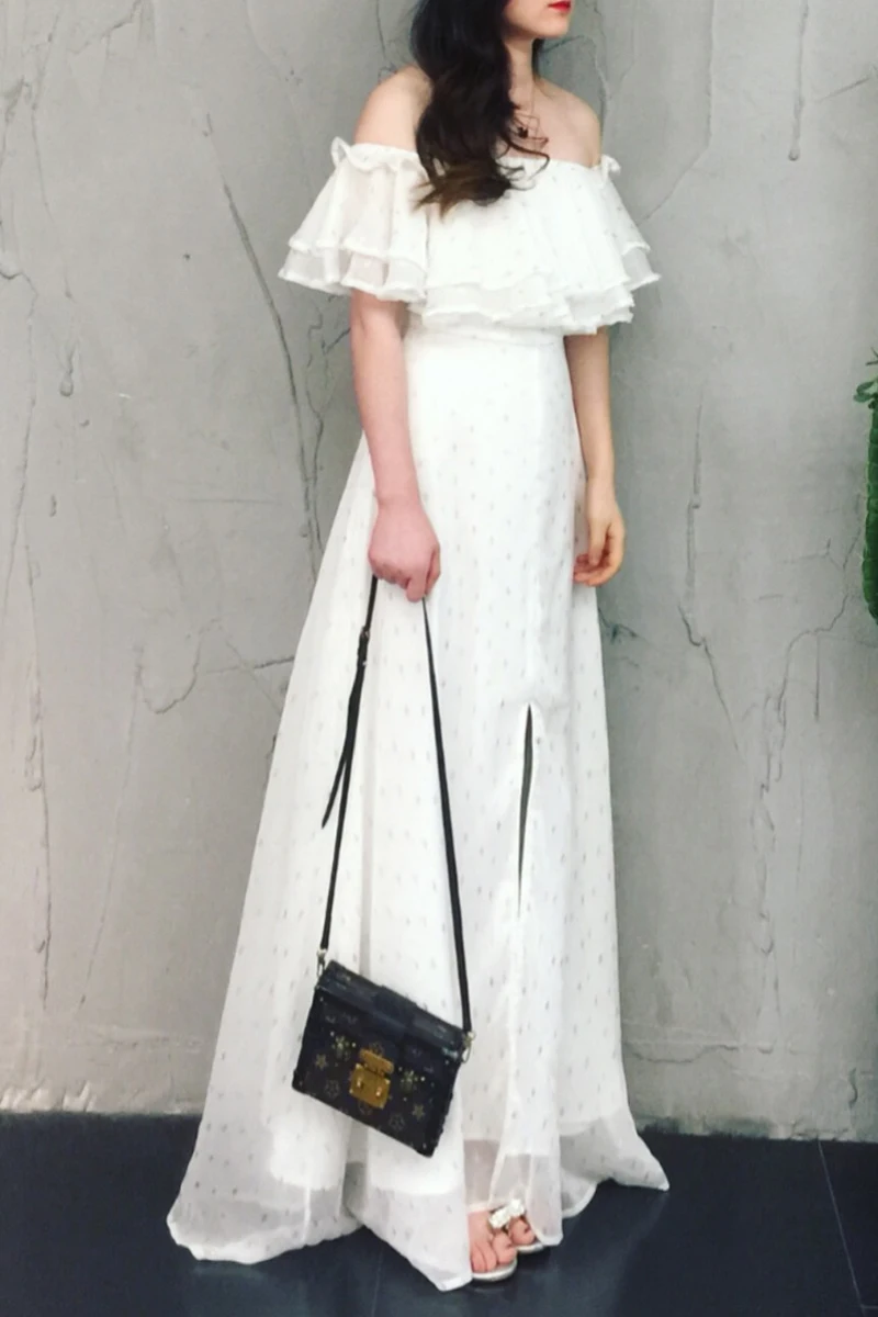 Женское платье в Золотой горошек длинное белое с оборками и вырезом