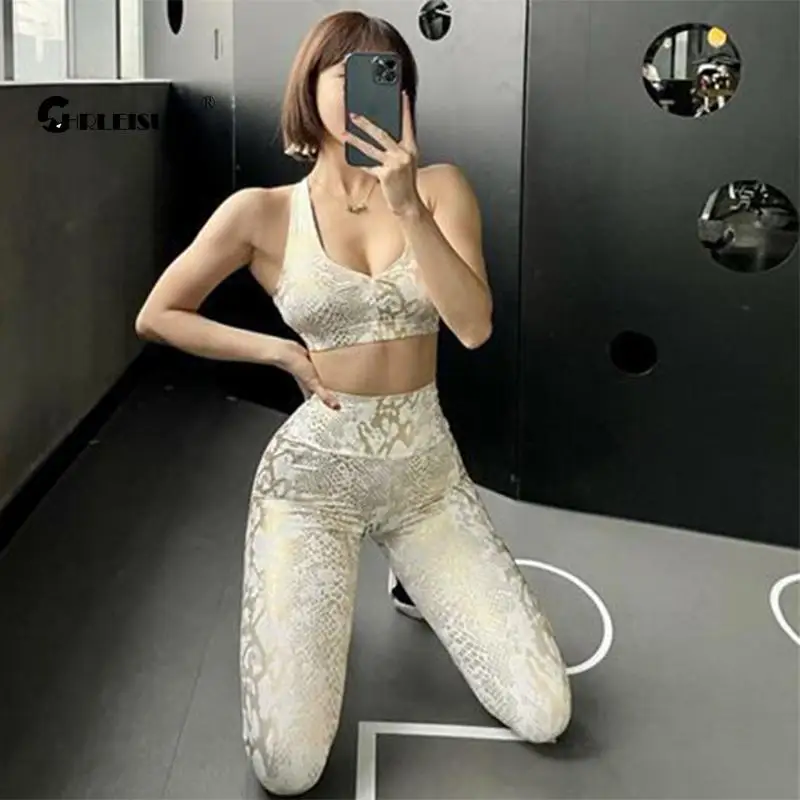 

CHRLEISURE Snake Printing Yoga Set Peach Hip Lift Leggings Push Up Sports Bra Women Gym Workout Tracksuit 2PCS Sporty Reflective