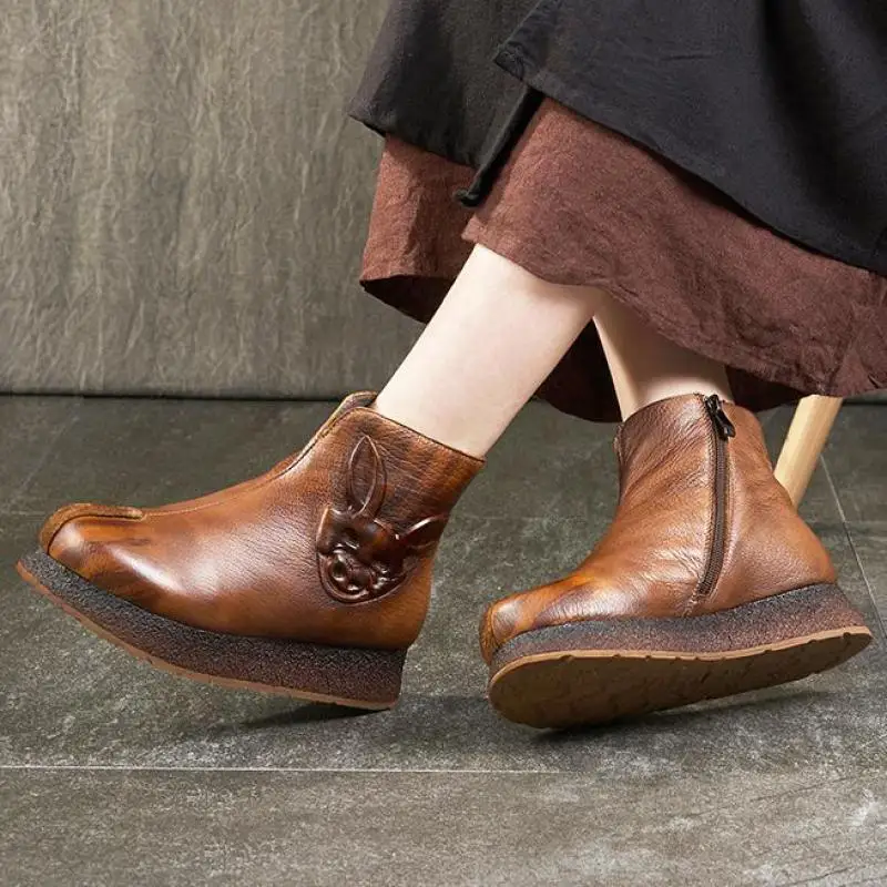 

Johnature Women Shoes 2021 New Winter Platform Boots Genuine Leather Round Toe Short Plush Flat With Zip Totem Ankle Boots