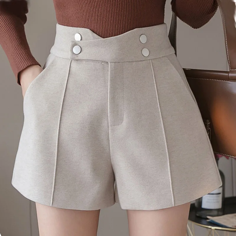 Осенне зимние женские шорты 2019 с карманами на пуговицах драпированные