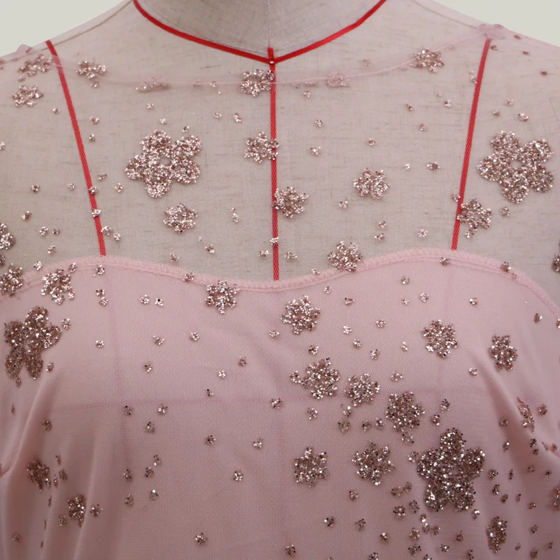 Женское вечернее платье с блестками розовое длинным рукавом из прозрачной