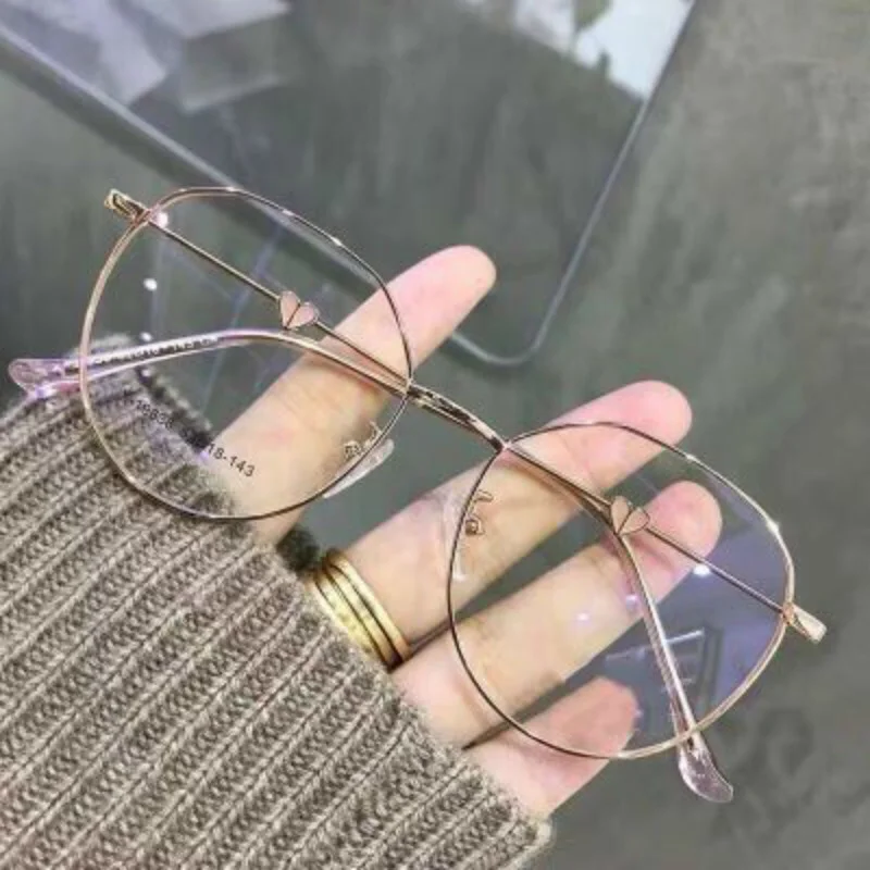 

2021 New Classic Retro Round Love Glasses Frame Round Lens Flat Myopia Optics Simple Metal Ladies Glasses Frame UV400
