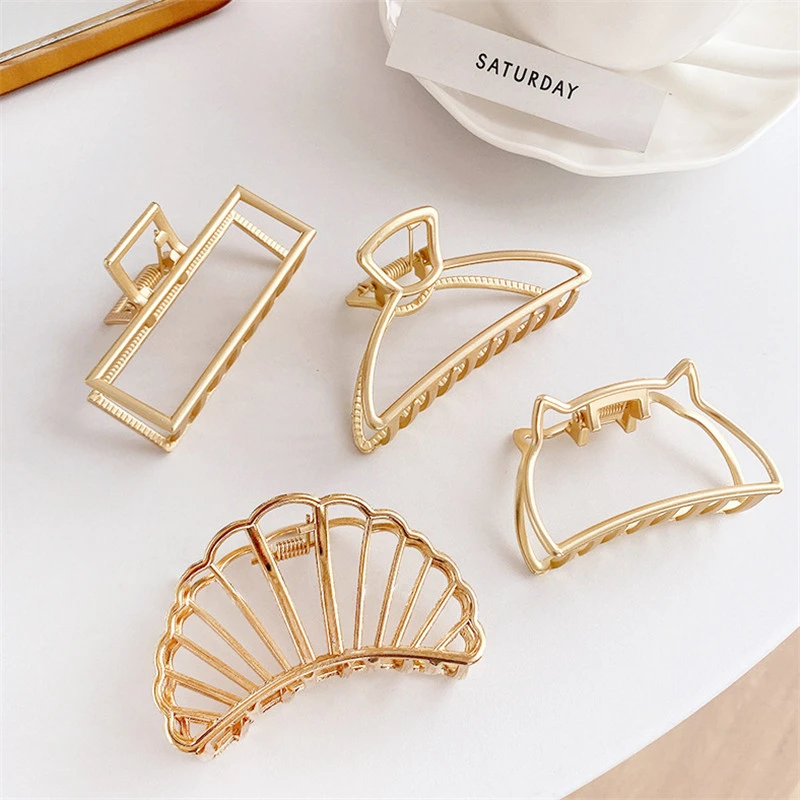 

Fashion Metal Hair Claw Gold Silver Geometric Hair Clips For Women Girl Elegant Crab Vintage Hairpin Hair Accessories 2021