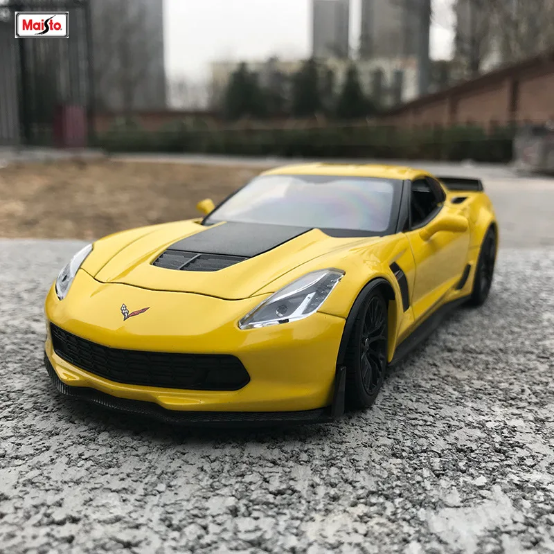 Гоночный автомобиль Maisto 1:24 2017 Corvette модель машинки из сплава моделирование