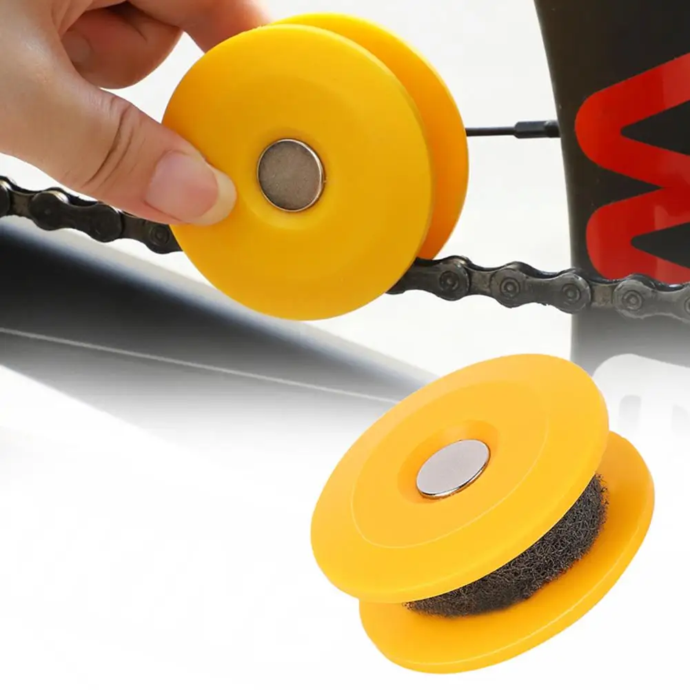 Купи Hot Bike Chain Oiler Lubricating Cycling Gear Roller Gadget Practical Tool Bike Accessories Bicycle Chain Repair Tools за 231 рублей в магазине AliExpress