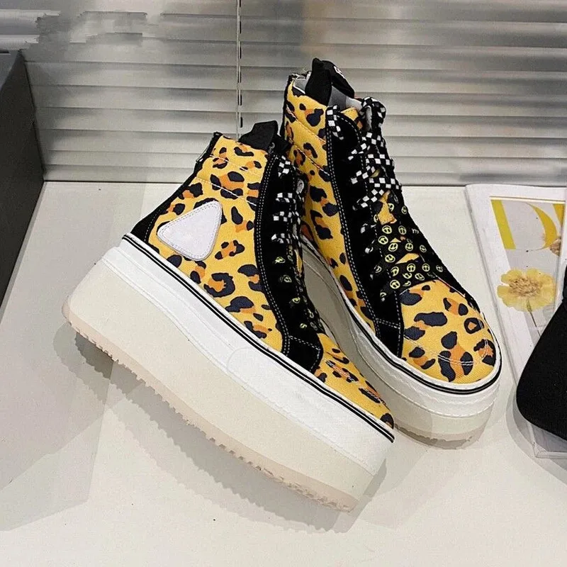 

Leopard Platform Sneakers Women Round Toe Flat Lace Up Canvas Shoes Height Increasing Wedge Shoes Tenis Feminino Casual Shoes