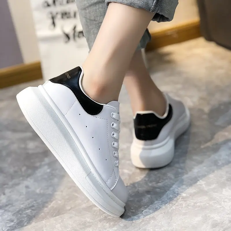 

2020 Women Leather White Shoes Sneakers Korean Couples Thick Bottom Increased Men Casual Platform Sneakers Large Size 34-44