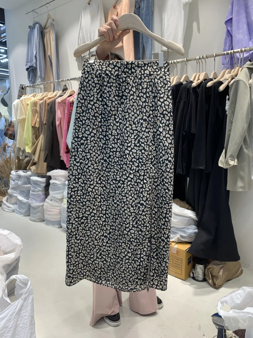 

2021 summer new high waist loose stitching leopard print split skirt female mid-length skirt