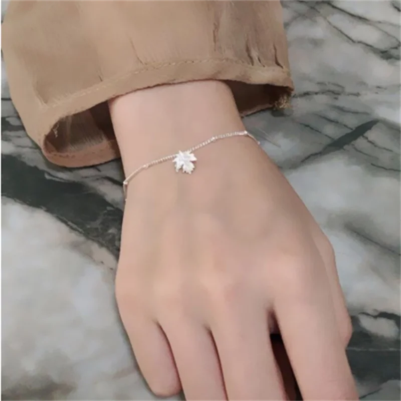 

maple leaf bracelet for female anti-fatigue simple student niche design leaf jewelry lover girlfriends gift Wholesale