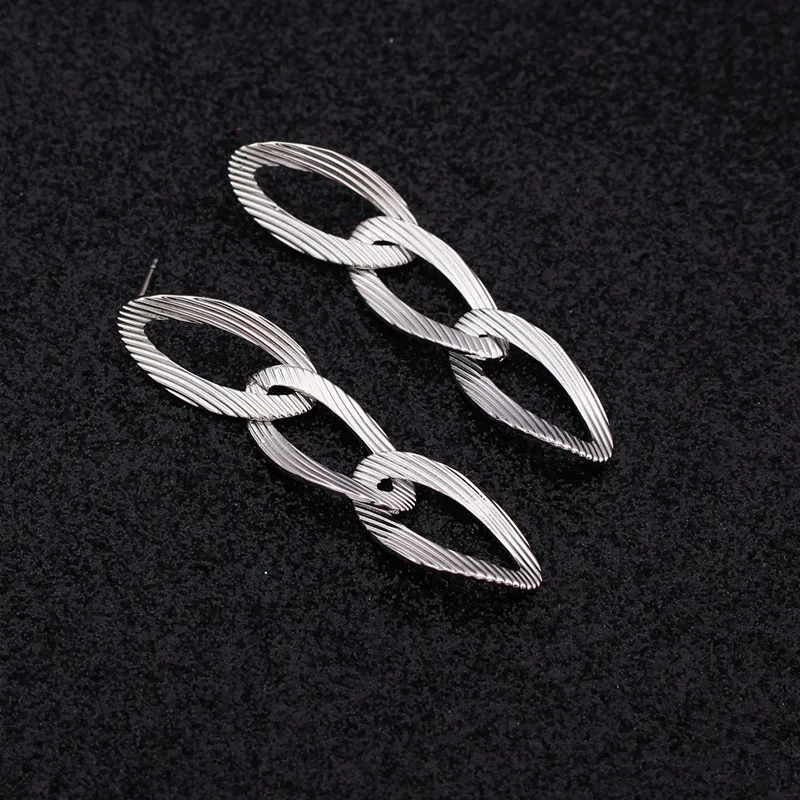

Cold wind earrings super fairy simple metal ring earrings temperament of her red long character joker earrings show thin face