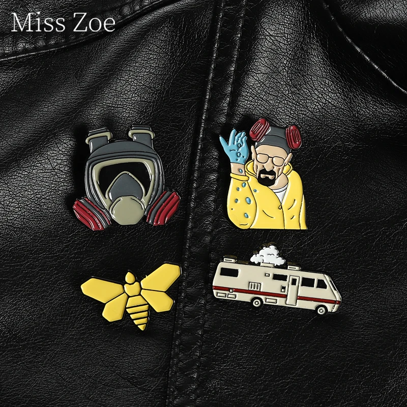 Эмалированные заколки с мультяшным изображением на заказ Hornets противогаз спрей