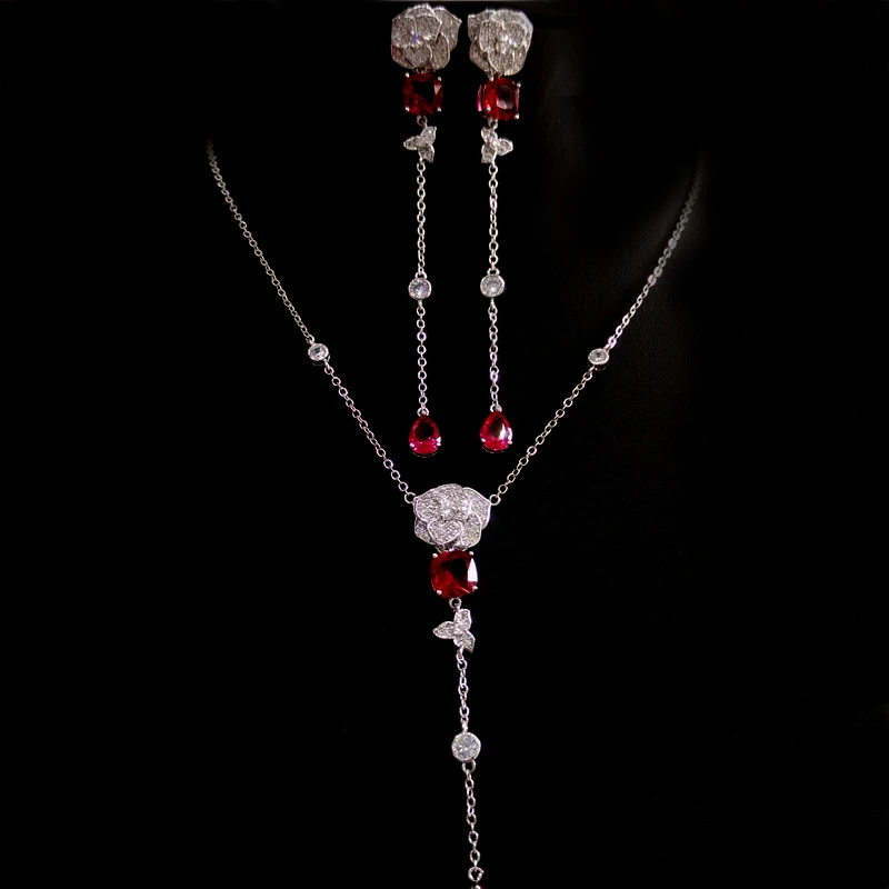 Роскошное ожерелье с кулоном и серьги подвески кристаллами в виде бабочки из