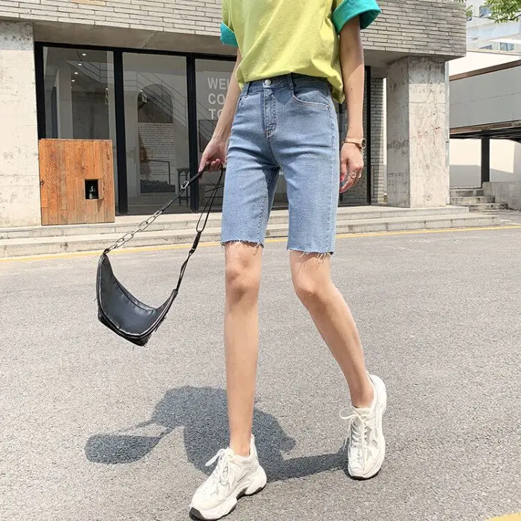 Байкерские шорты стрейчевые зеленые рваные джинсовые летние женские с