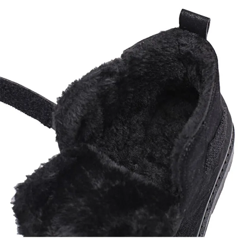 Модные зимние мужские ботинки на меху черные кроссовки повседневные