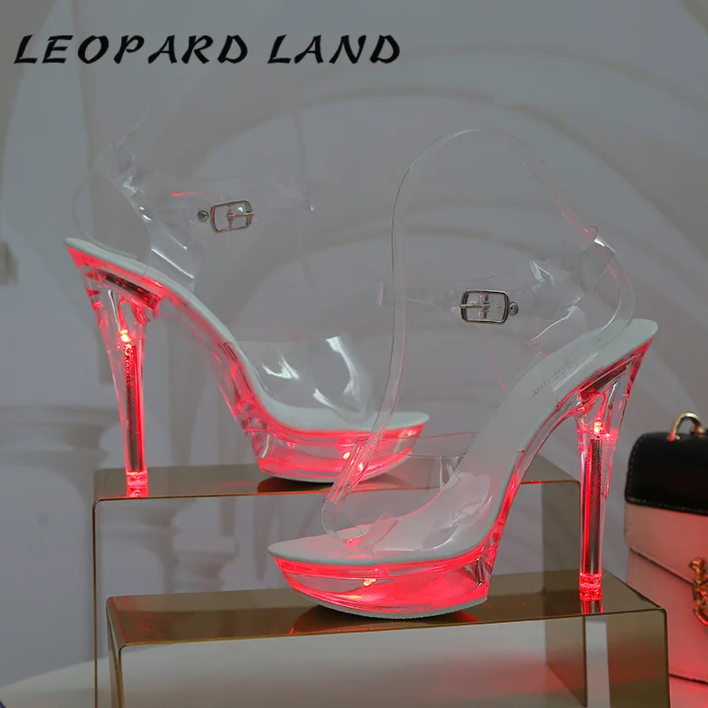 

Леопардовые сандалии большого размера на прозрачном каблуке; Светильник из ПВХ на платформе с пряжкой и ремешком; Женская обувь на очень вы...