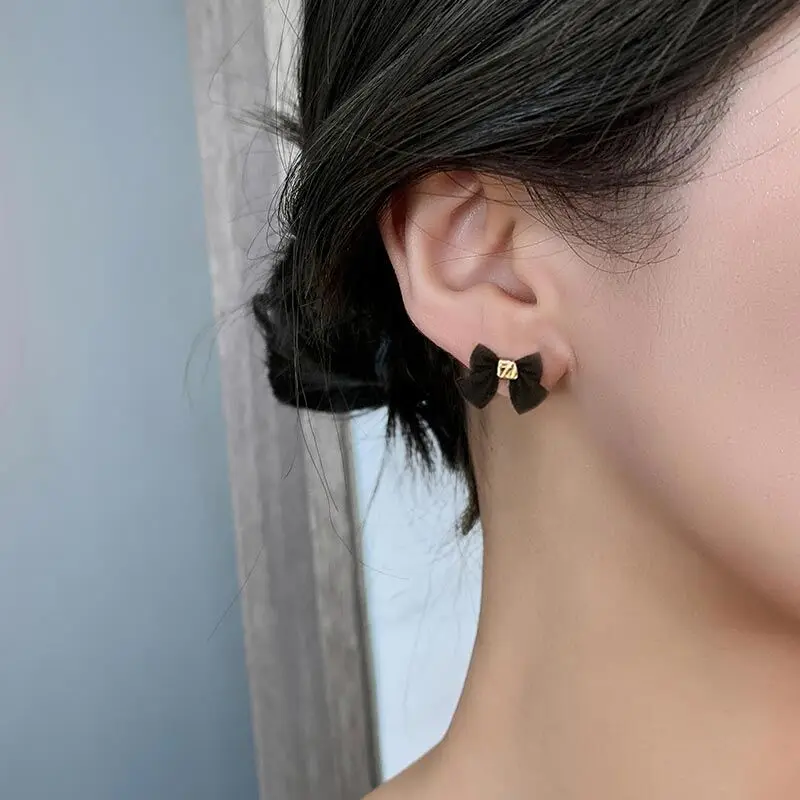 

Korean Fashion Bowknot Stud Earrings Red Black Metal Spray Paint Geometric Earrings for Women Party Jewelry