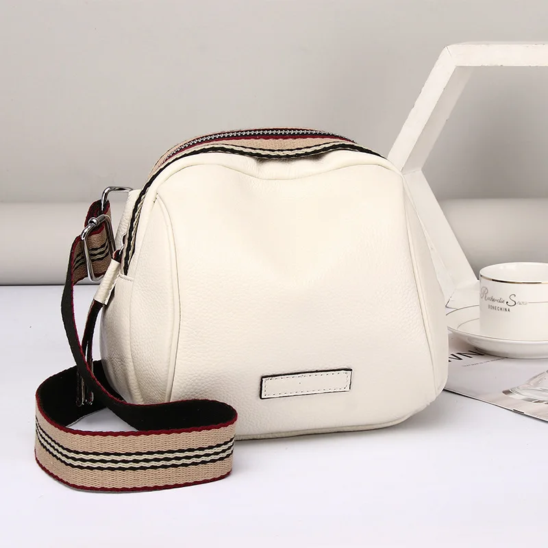 

Soft Leather Droadband Shoulder Bag Head Layer Cowhide Messenger Shell Female Bag