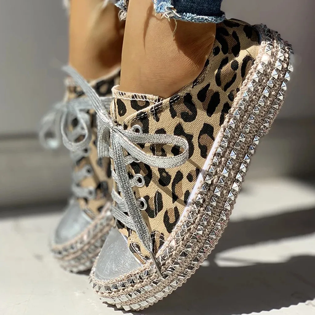 

2022 Sexy Leopard High Top Sneakers Women Fashion Bordered Rivet Flats Canvas Shoes Woman Autumn Platform Ladies Casual Shoes