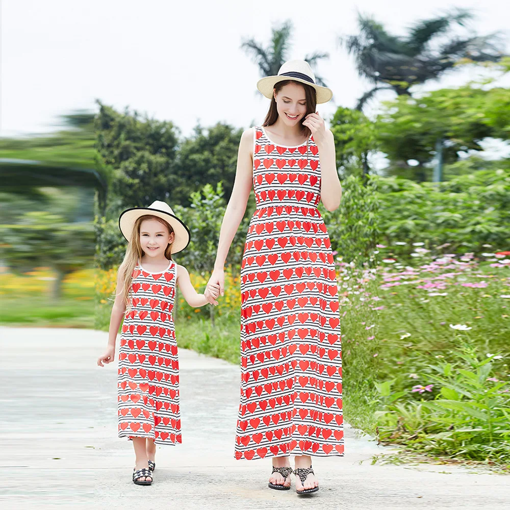 

2020 New Family Matching Dresses Clothes Mother Daughter Love Print Striped Dress Mommy And Me Fashion Dress Clothing Outfits