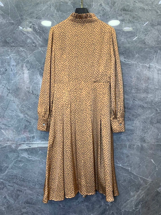 

2021 early spring new women's chest wrinkled wooden ears decorated small peach heart print long-sleeved dress 115