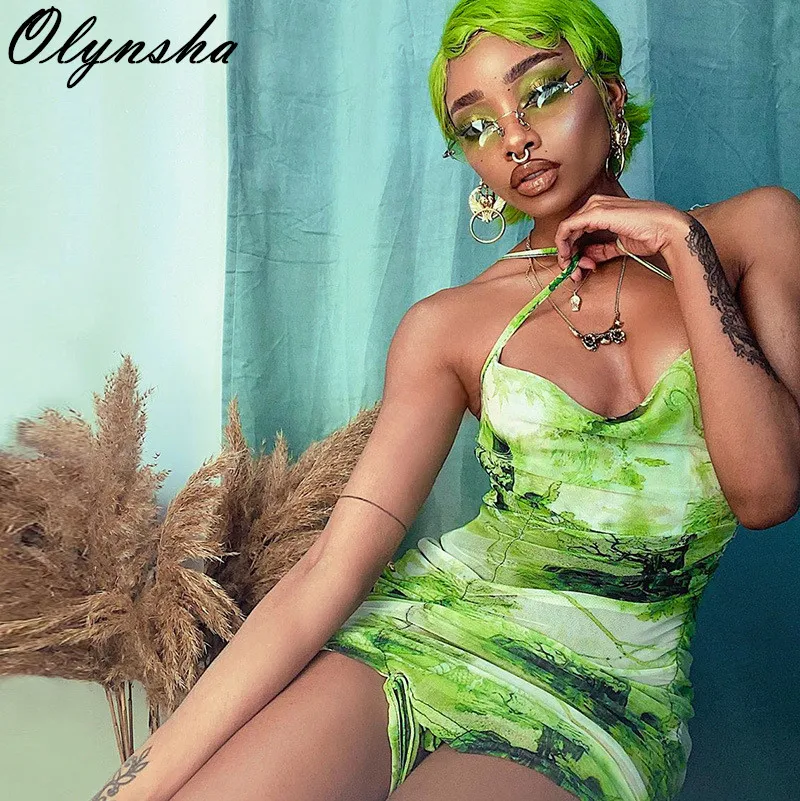 Женское короткое платье на завязках пикантное мини с открытой спиной и рюшами