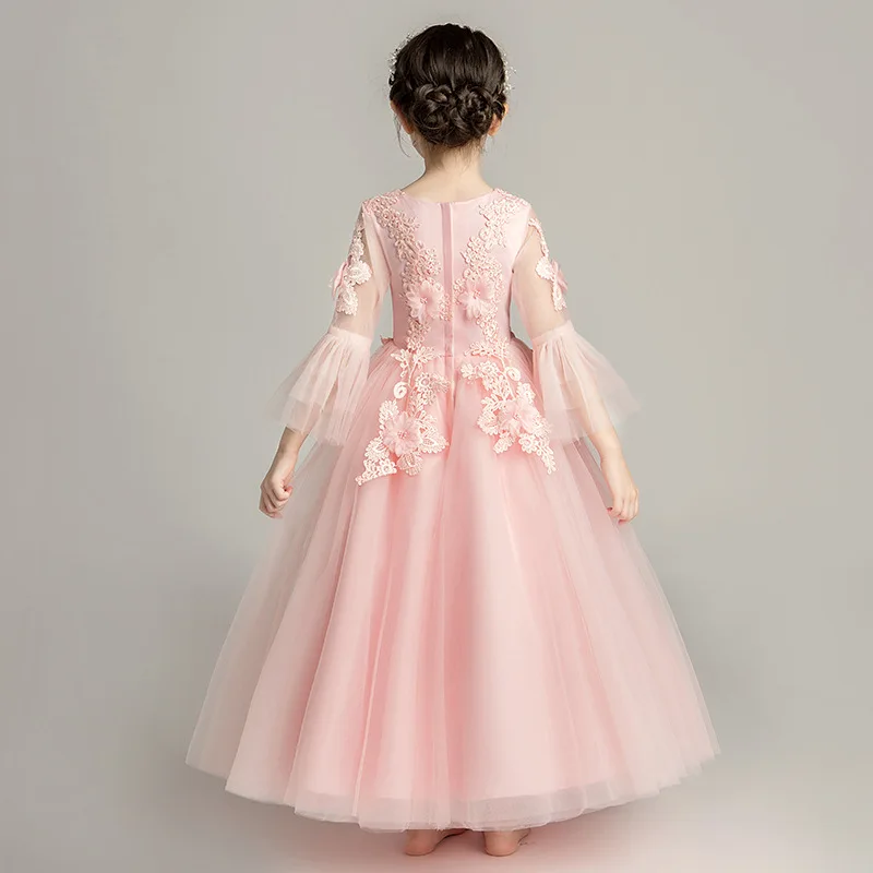 Красивое и элегантное милое розовое платье в сетку из сетчатой ткани с длинными