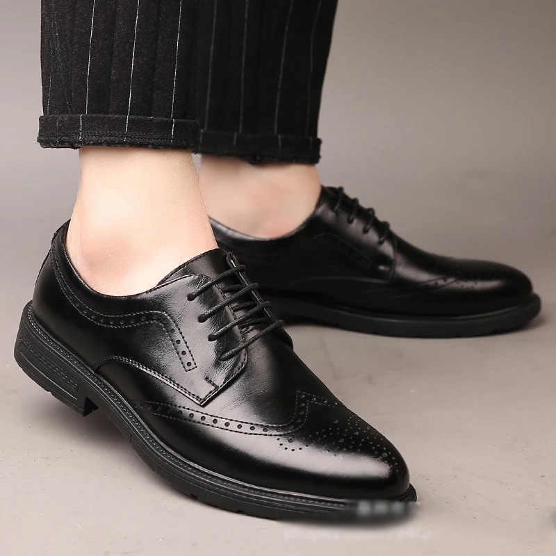 

Новинка 2021, модная летняя Мужская обувь в Корейском стиле, Повседневная Деловая винтажная кожаная обувь из воловьей кожи с резьбой в британ...