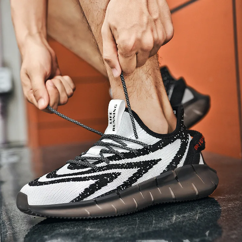 

Men's shoes four seasons breathable 2021 new Korean version of wild running sports and leisure old shoes men's trendy shoes