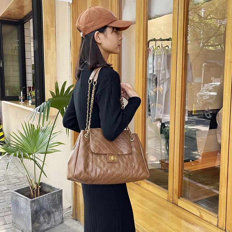 

YILIAN Small and simple square women's shoulder bag, high quality soft leather chain shoulder bag, designer, mobile phone