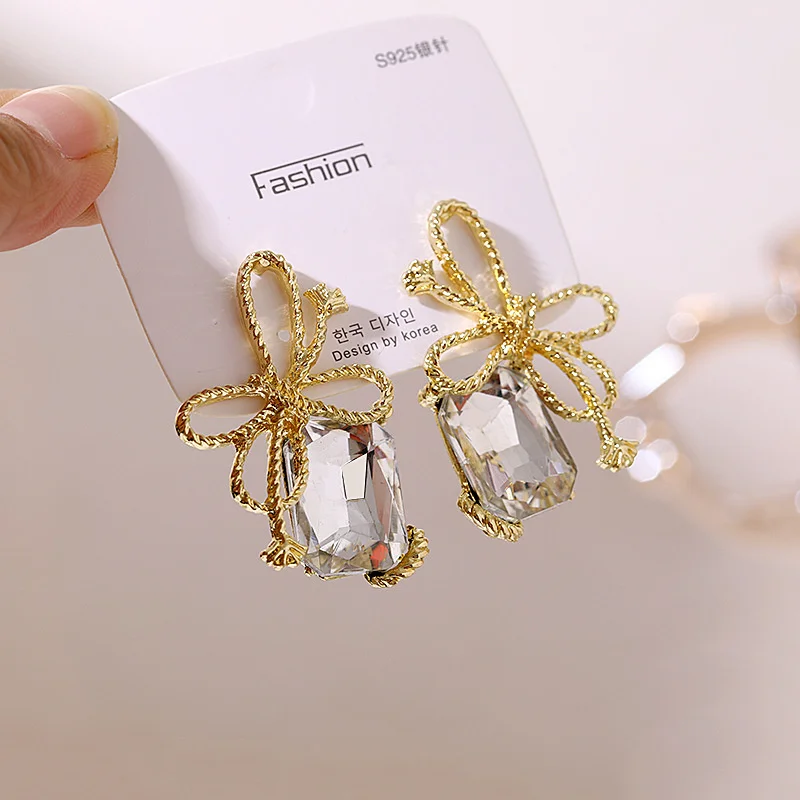 

Корейские элегантные длинные Стразы с жемчугом и бантом, женские серьги, украшение для платья, Зимние новые модные