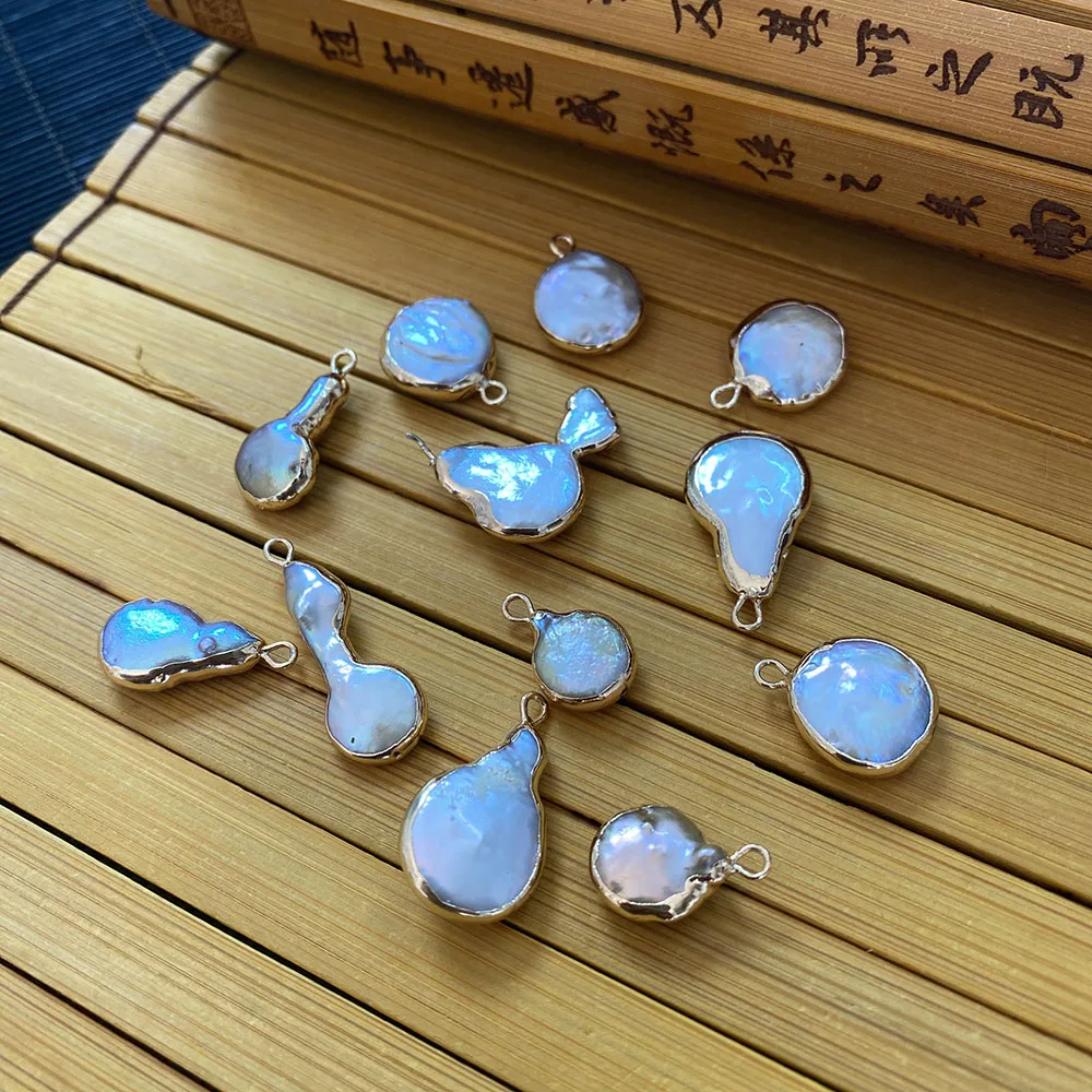 

Natural Freshwater Shell Pendant White Irregular Shape Pendant Suitable for Making Charm Bracelets Necklace Earrings Wholesale