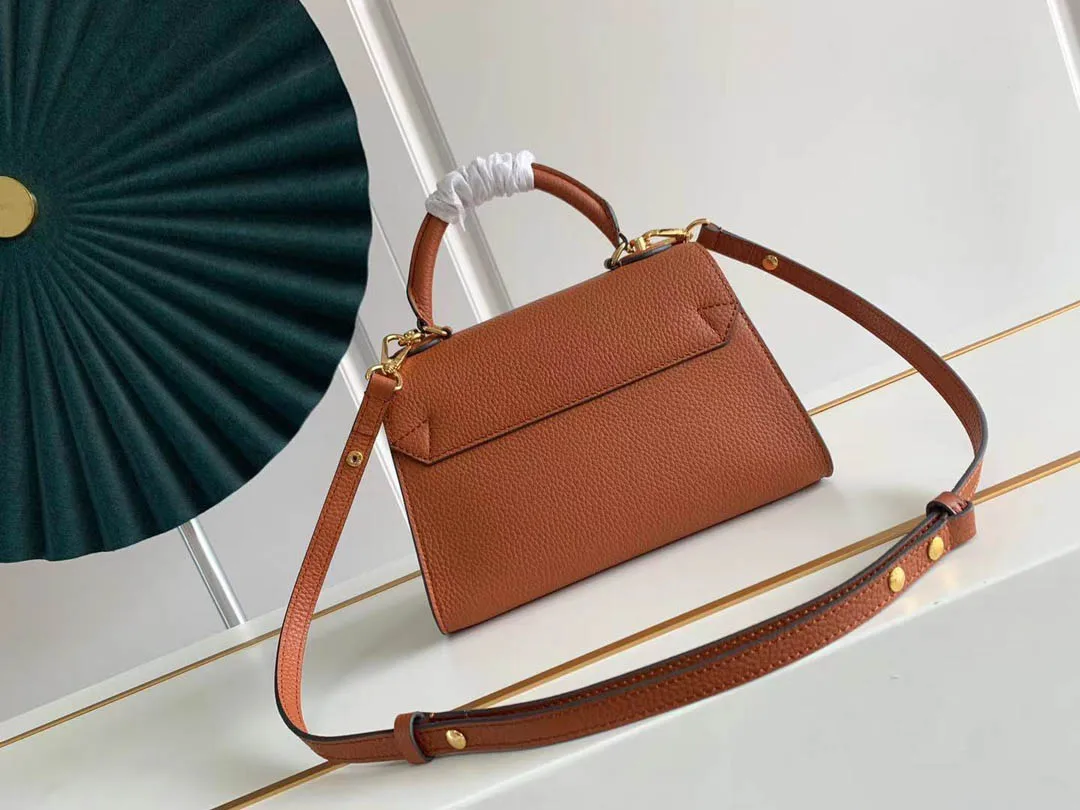 

2021 ladies luxury casual fashion cosmetic bag messenger bag handbag