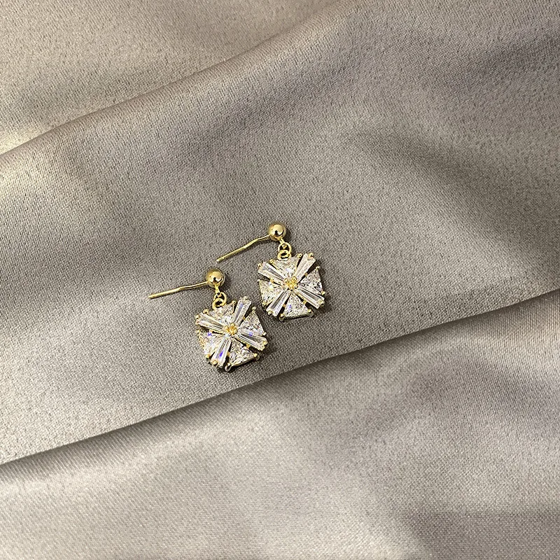 FYUAN, маленькие циркониевые Висячие серьги для женщин, Bijoux, изысканные квадратные висячие серьги с кристаллами, Женские Ювелирные изделия, вечерние, подарок