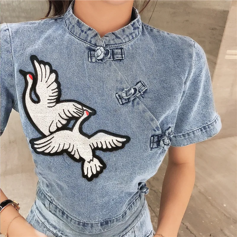 

Denim Skirt Suit Summer New Embroidery Birds Appliques Sexy Crop Top and Skirt Set 2 Piece Set Women Skirts Suits Vestidos NS317