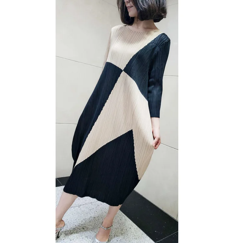 

New Style Autumn Winter Loose Middle Length Pleated Dress
